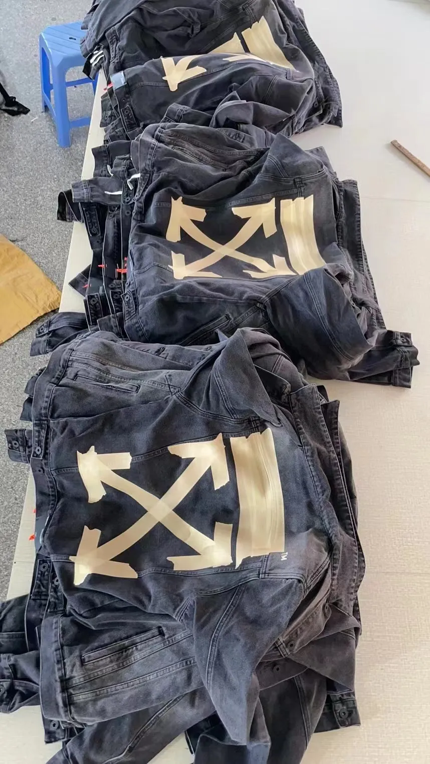 Hot stamping denim factory materials: Solve major problems (mold, bubbles, peeling, burns), huge cost investment, no less than 300 pieces scrapped.